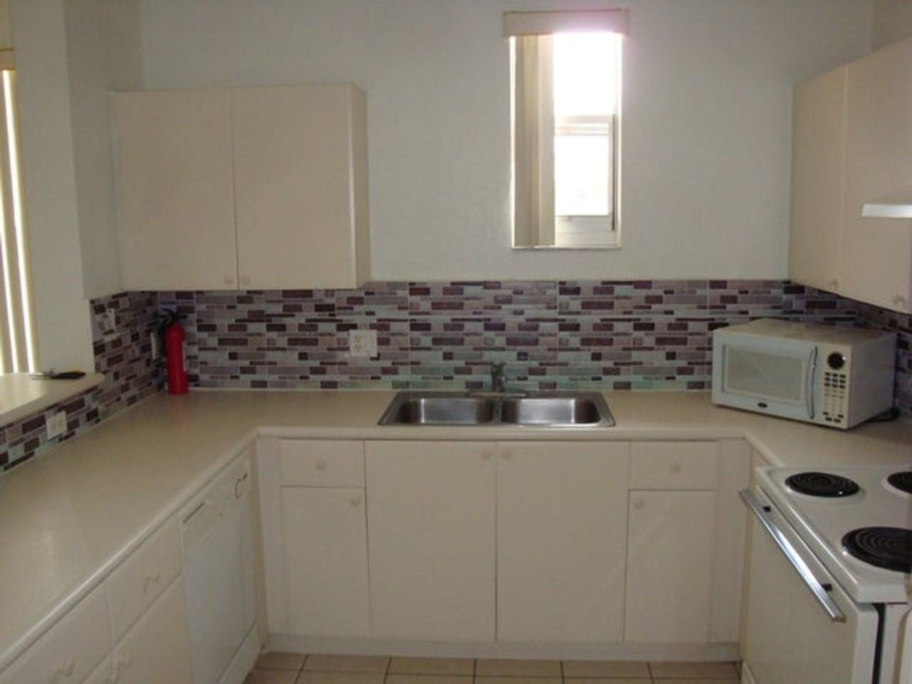 2128 Shoma Dr - Photo 3 of 18