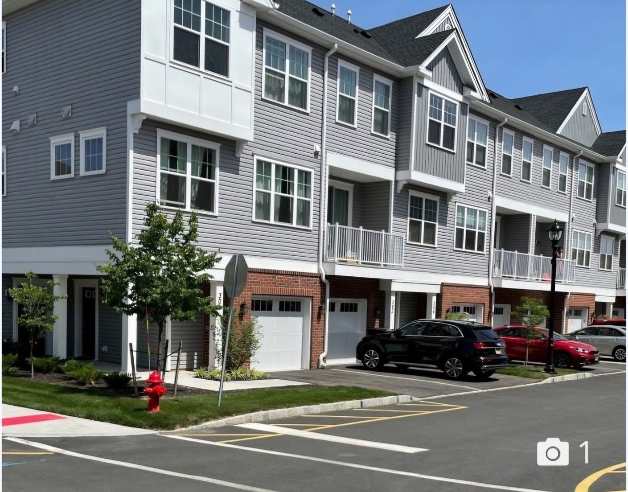 508 Greenland Sq #2 - Photo 2 of 4