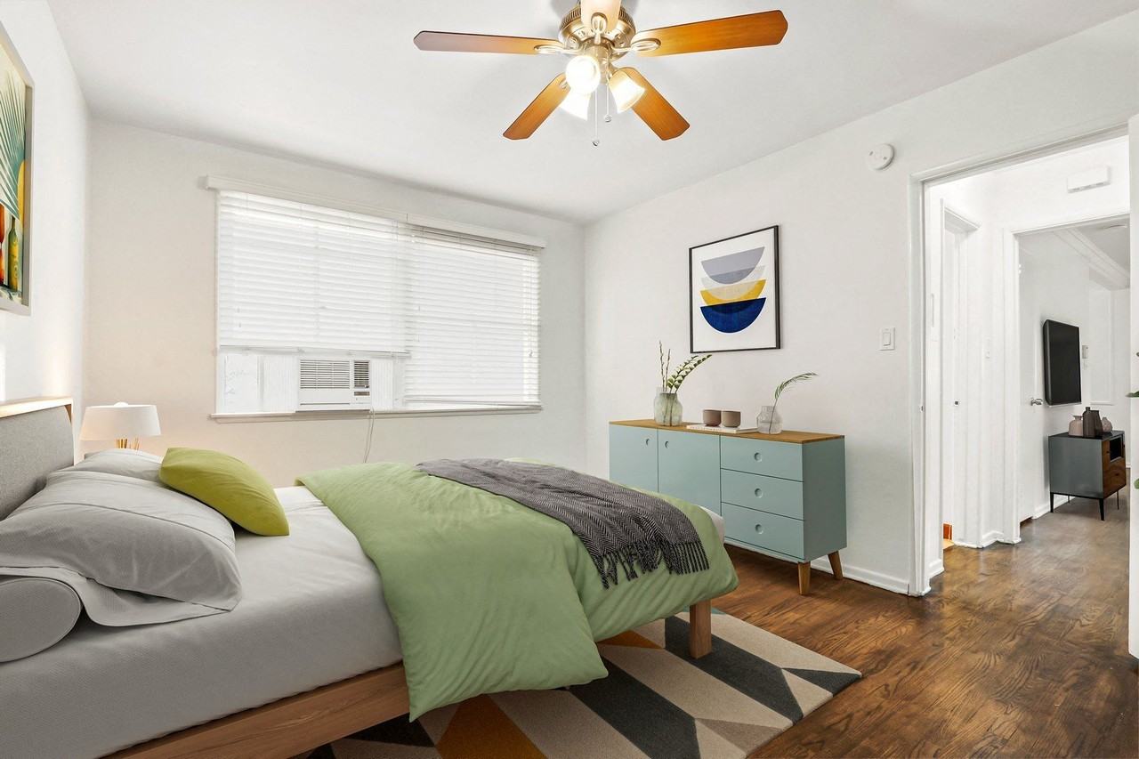 Hayworth Avenue Apartments - Photo 4 of 35