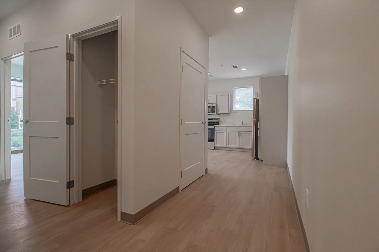 Cathedral Arts Apartments - Photo 6 of 15