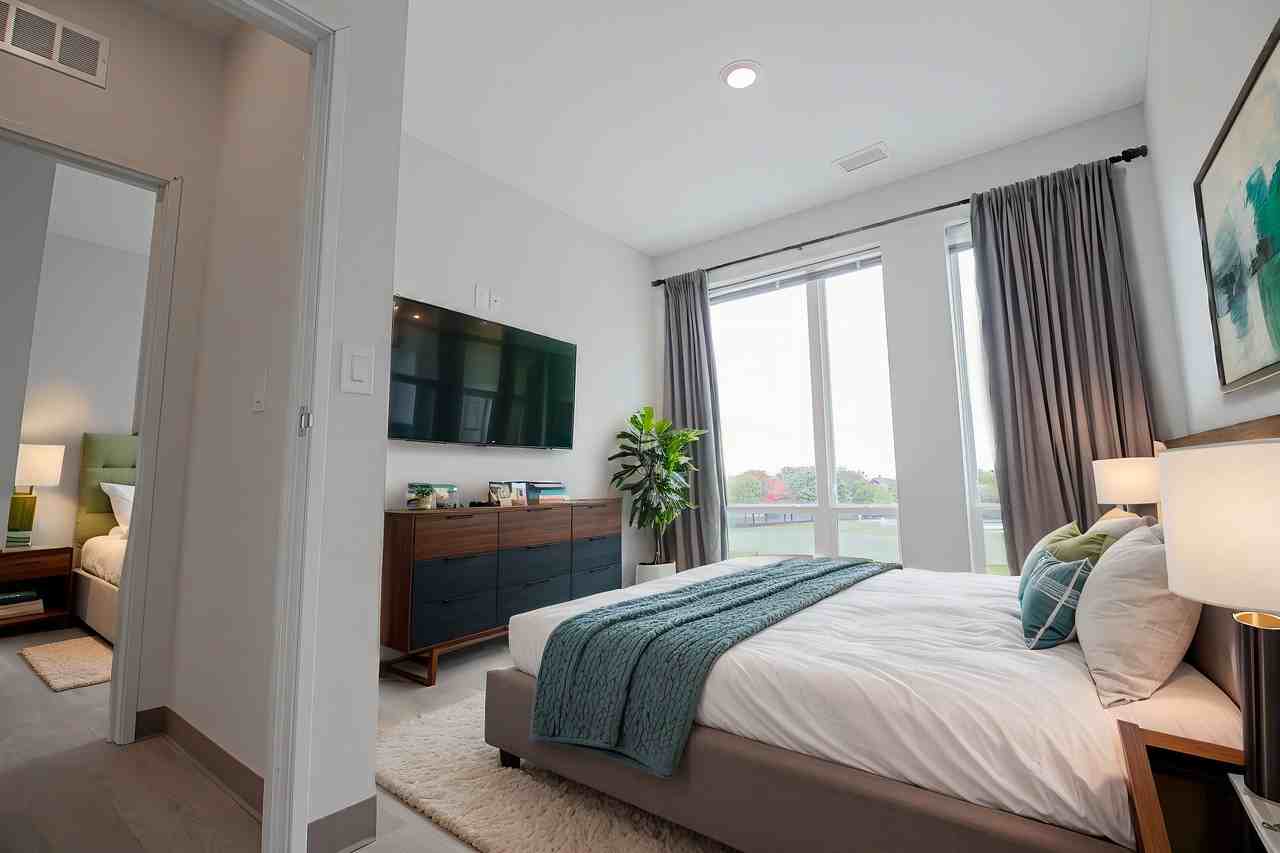 Cathedral Arts Apartments - Photo 4 of 15