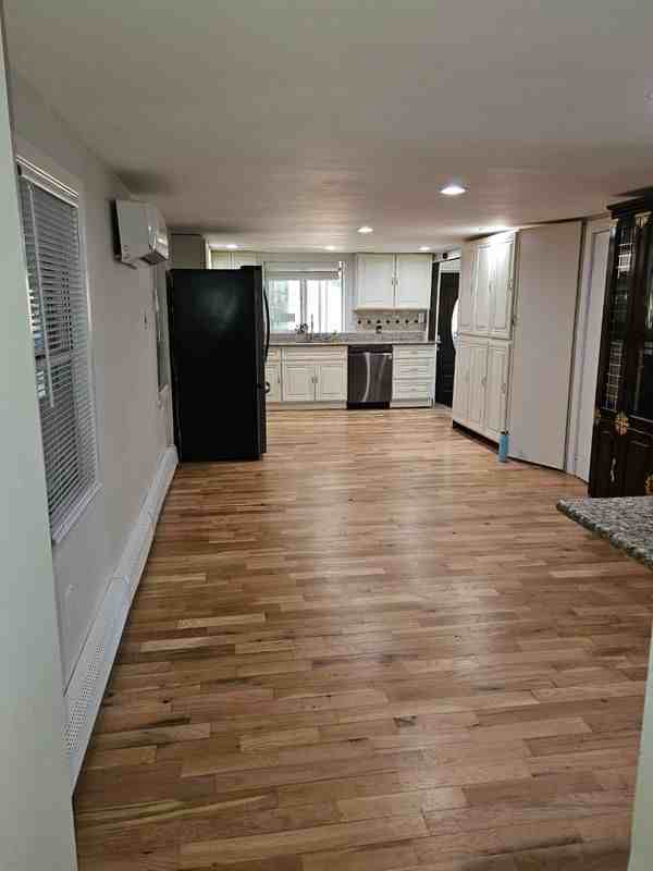 109 Maple Ave - Photo 3 of 13