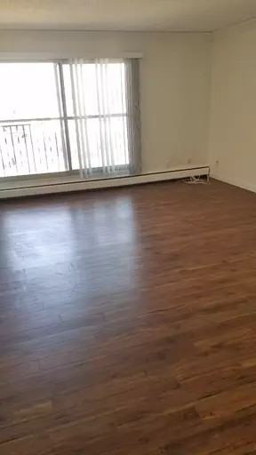 4820 46 St #305 - Photo 2 of 6