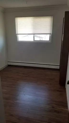 4820 46 St #305 - Photo 3 of 6