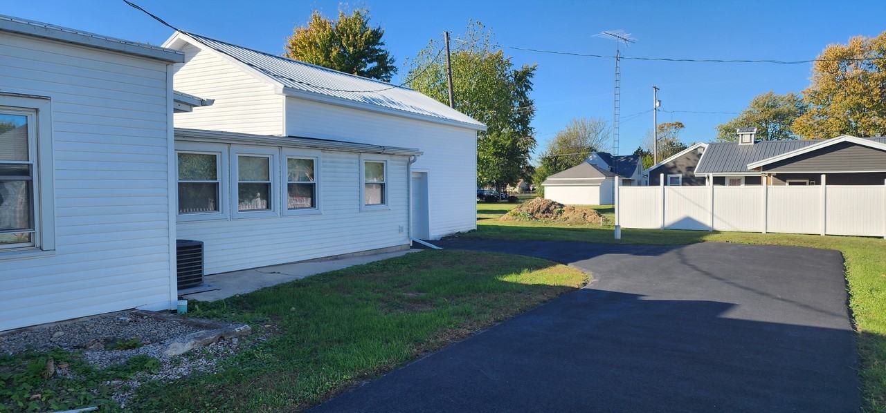 412 Main Street #rear - Photo 2 of 11