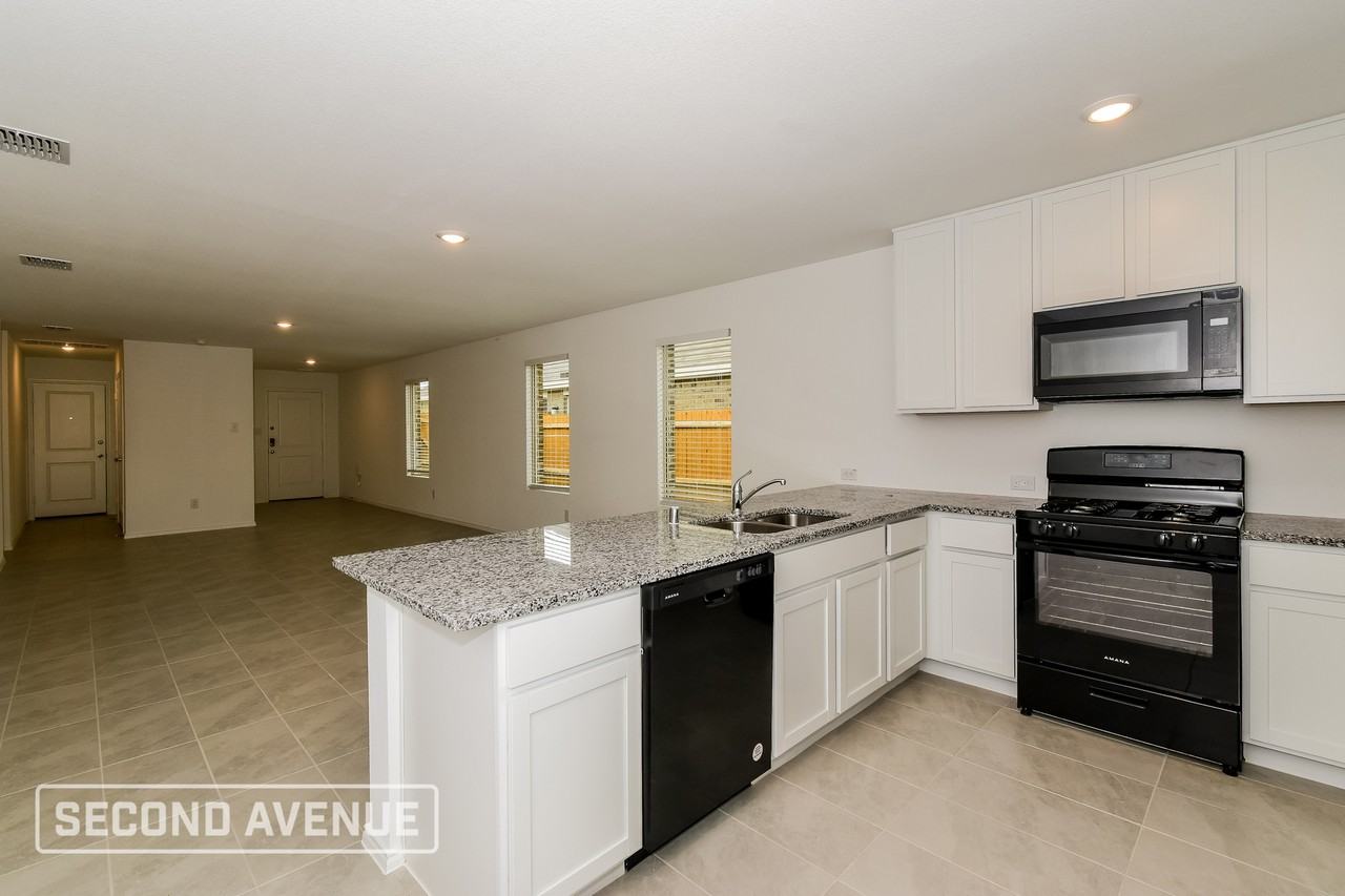 1947 Aves Glen Ln - Photo 6 of 28