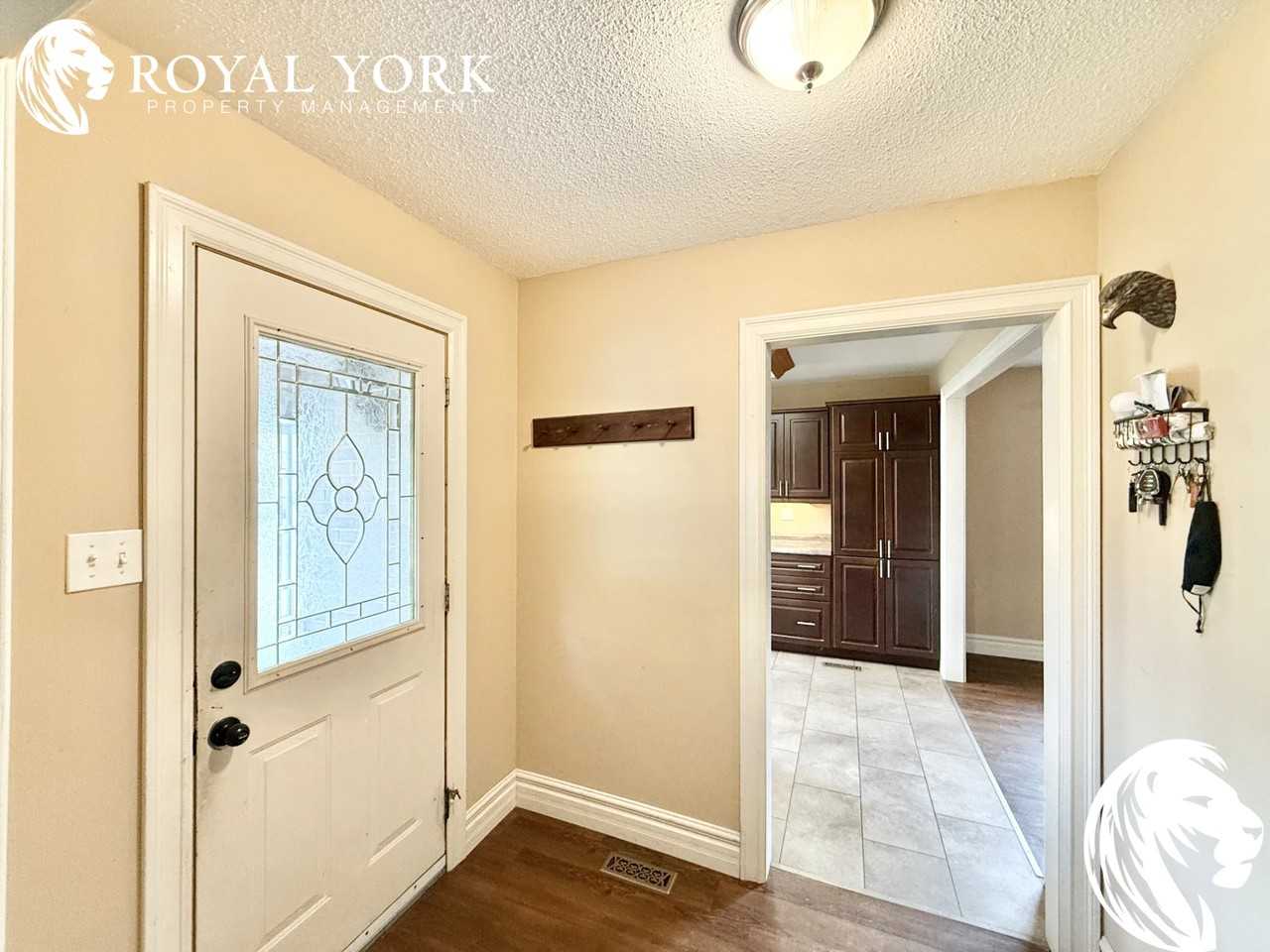 1-5 Hammond Crescent, Beeton, ON, Canada L0G 1A0 - Photo 3 of 20