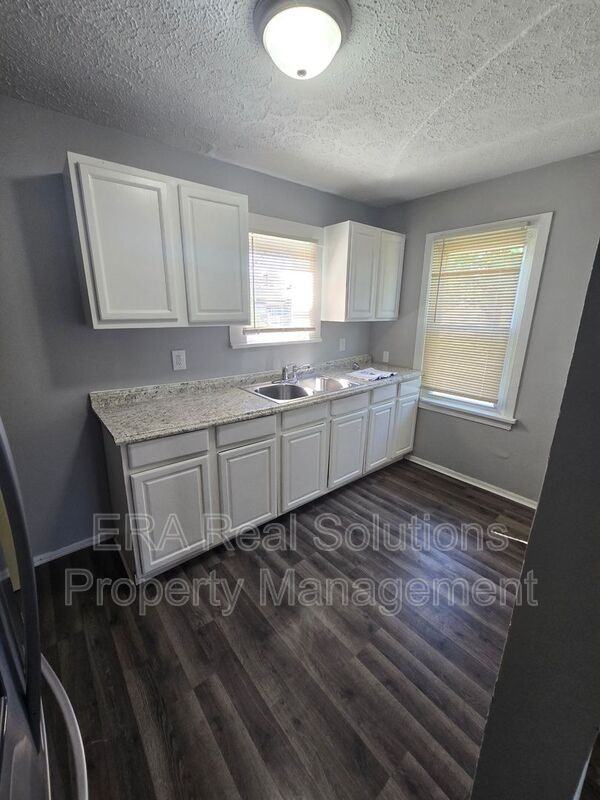 1251 E 23rd Ave - Photo 3 of 18