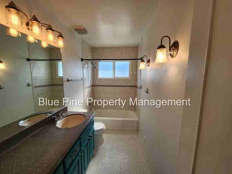 1545 12th Street #1 - Photo 6 of 27