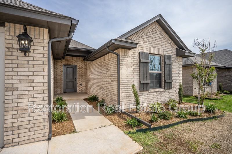 10517 Nw 42nd Cir #1 - Photo 2 of 24