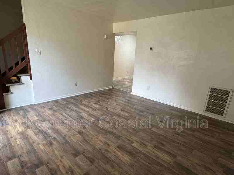 738 20th St - Photo 3 of 11