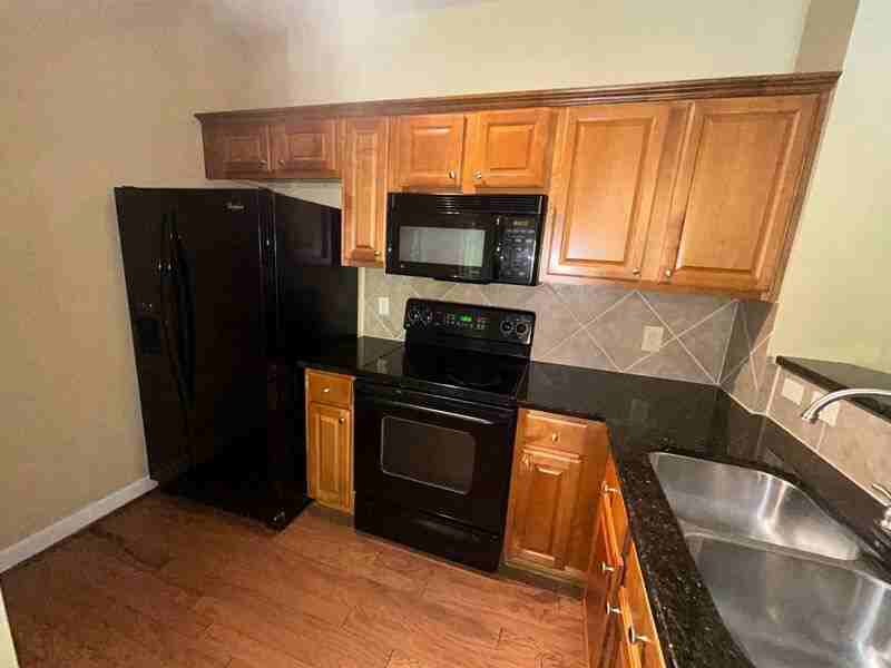 119 Sterling Oaks Dr - Photo 2 of 25