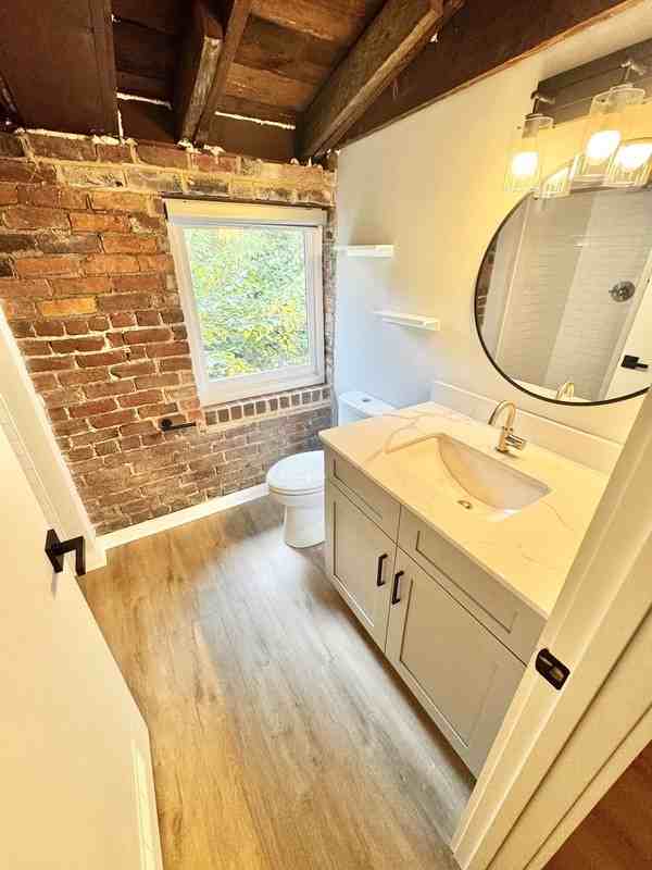 2712 E Leigh St - Photo 7 of 8