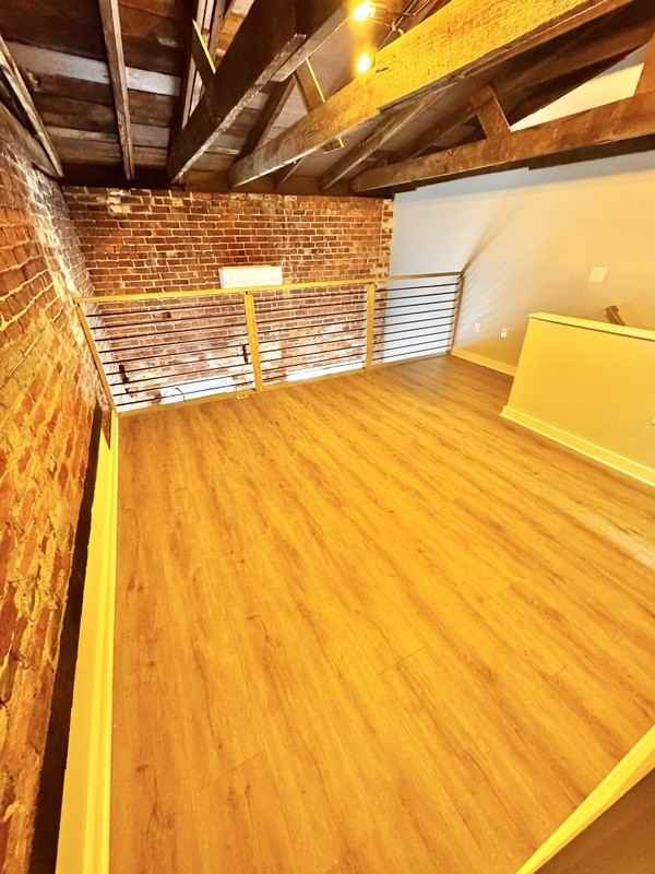 2712 E Leigh St - Photo 3 of 8