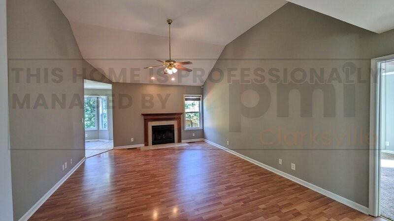 1121 Gunpoint Dr - Photo 4 of 33