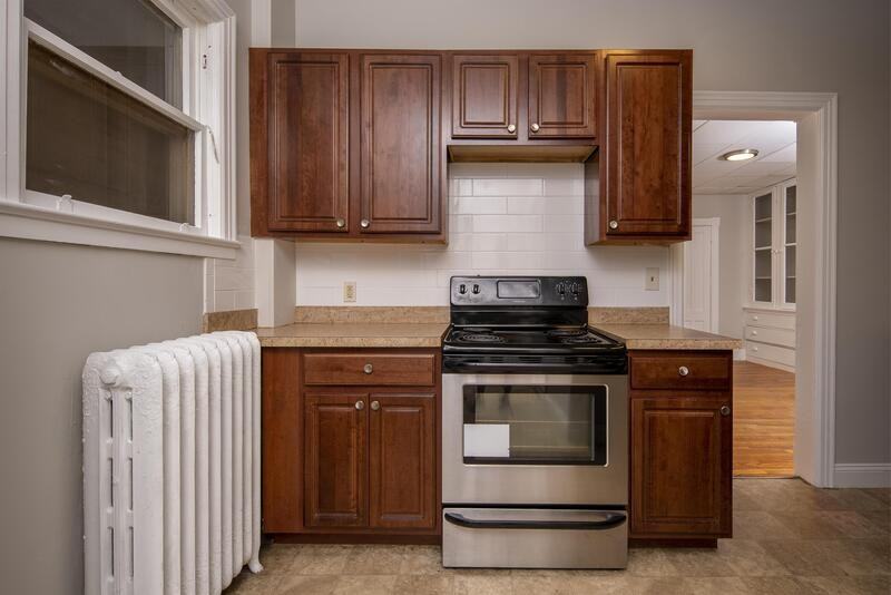 489 Hamilton St - Photo 3 of 32