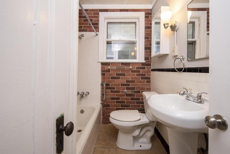 489 Hamilton St - Photo 7 of 32
