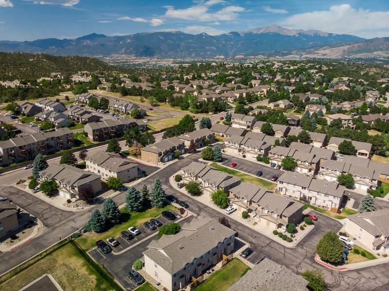 2061 Furman Pt - Photo 2 of 10