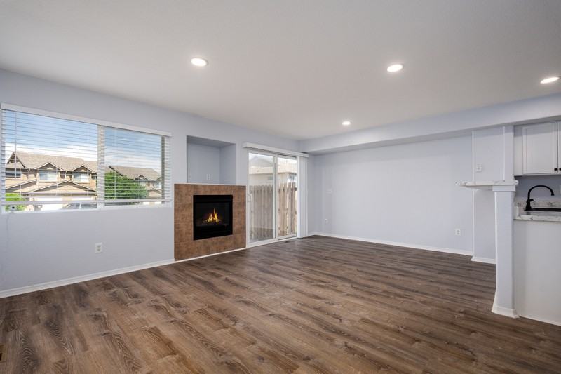 2061 Furman Pt - Photo 4 of 10