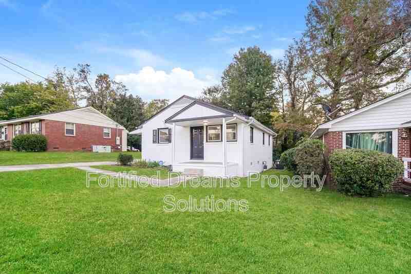 1615 Eastwood Ave - Photo 2 of 18