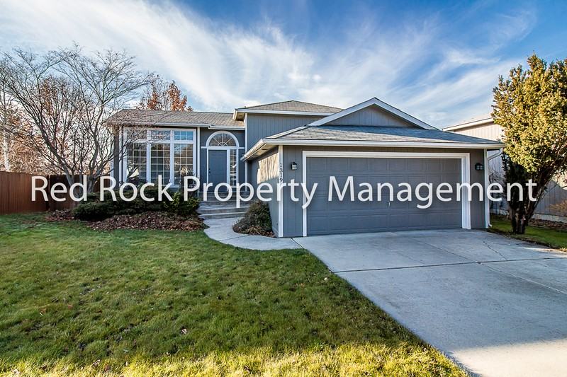 1319 N Mitchell Rd - Photo 3 of 50