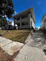 featured image of 417 N 5th St