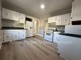 featured image of 2442 Vine St #2
