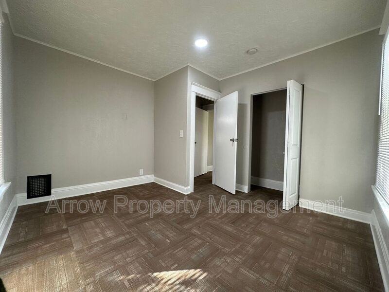 2442 Vine St #2 - Photo 3 of 9