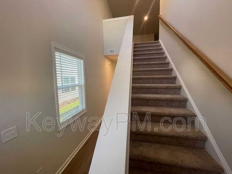 651 Manitou Cir - Photo 3 of 20