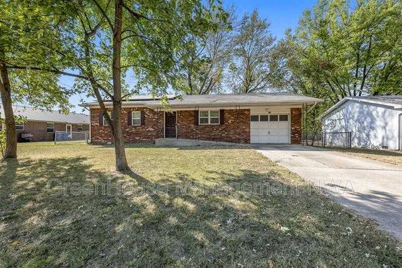 812 Se H St - Photo 3 of 22