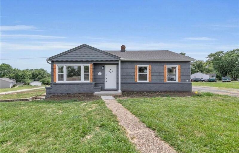 2506 Junction Rd - Photo 2 of 20