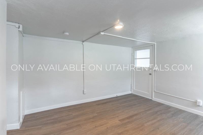 233 Wn - Photo 4 of 15