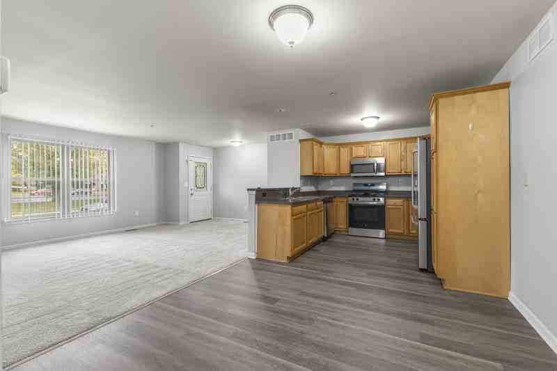 13249 Turnberry Ct - Photo 3 of 15