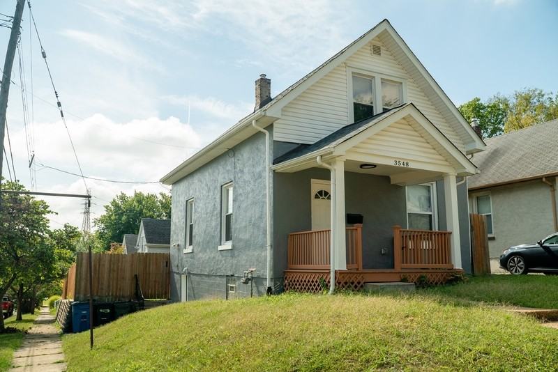 3548 Manhattan Ave - Photo 3 of 31