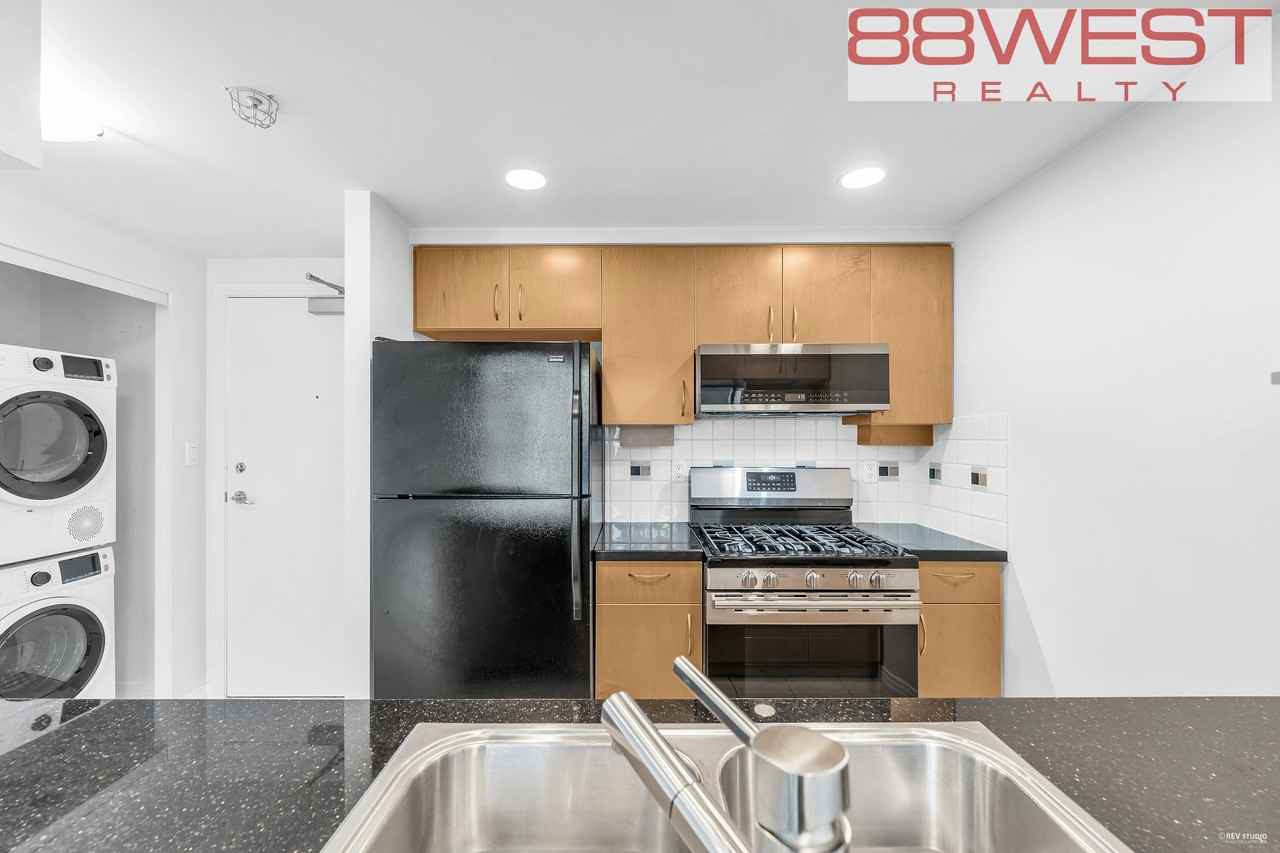 189 Davie Street #802 - Photo 5 of 33