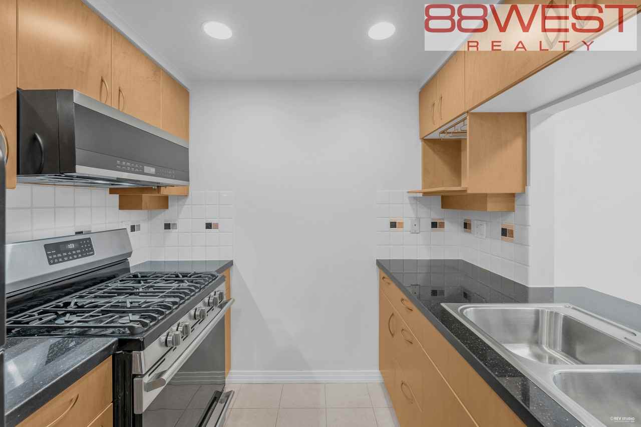 189 Davie Street #802 - Photo 4 of 33