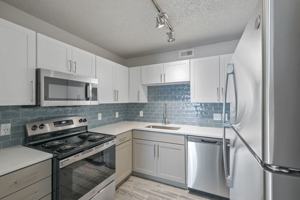 featured image of 2025 Timber Oaks Ln