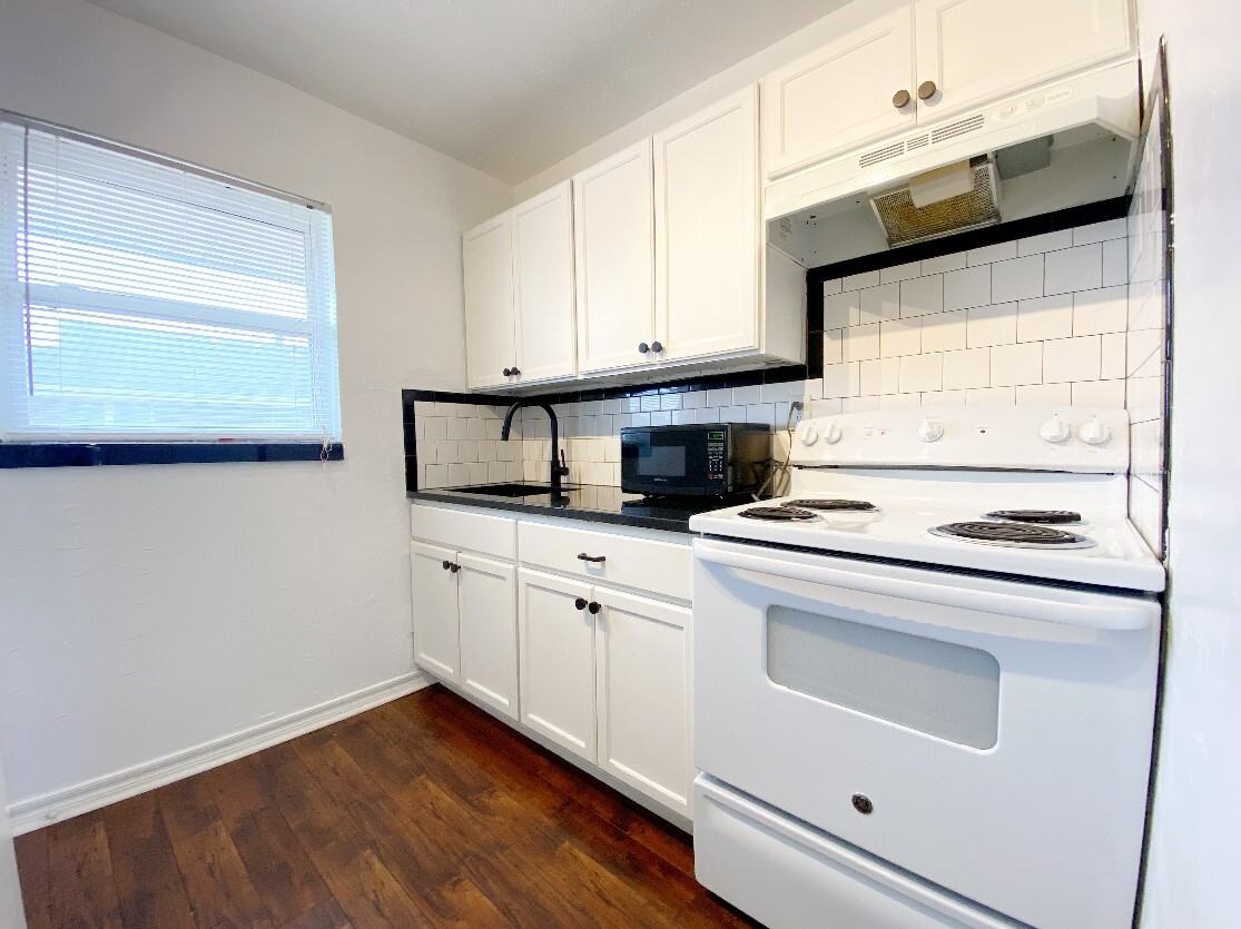 700 Culbertson Dr - Photo 2 of 11