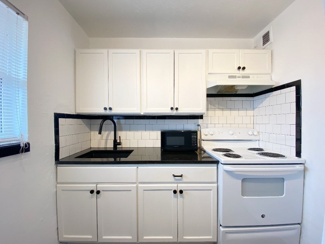 700 Culbertson Dr - Photo 3 of 11