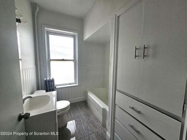 570 Main Street - Photo 3 of 10