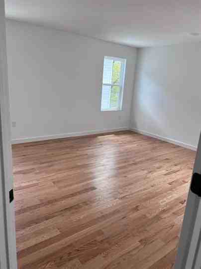 724 Seaport Drive - Photo 4 of 13