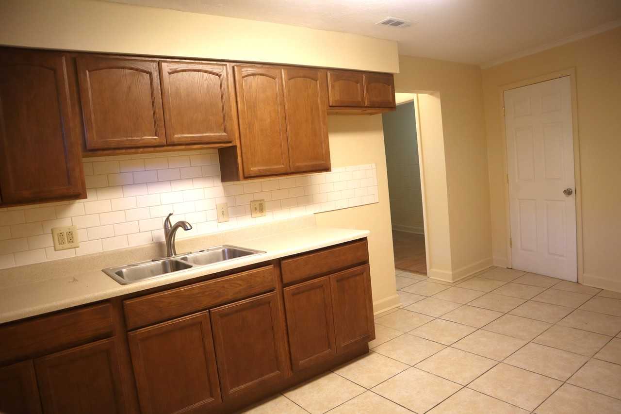 99 S Bowman Rd #6 - Photo 4 of 5