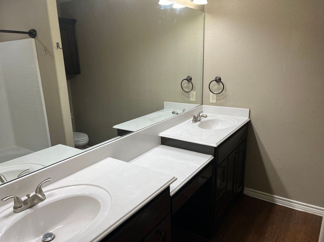 165 Oakview Ct - Photo 7 of 12