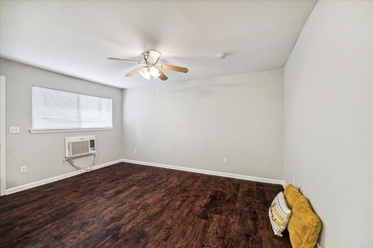 1225 West 25th Street #1 - Photo 3 of 8