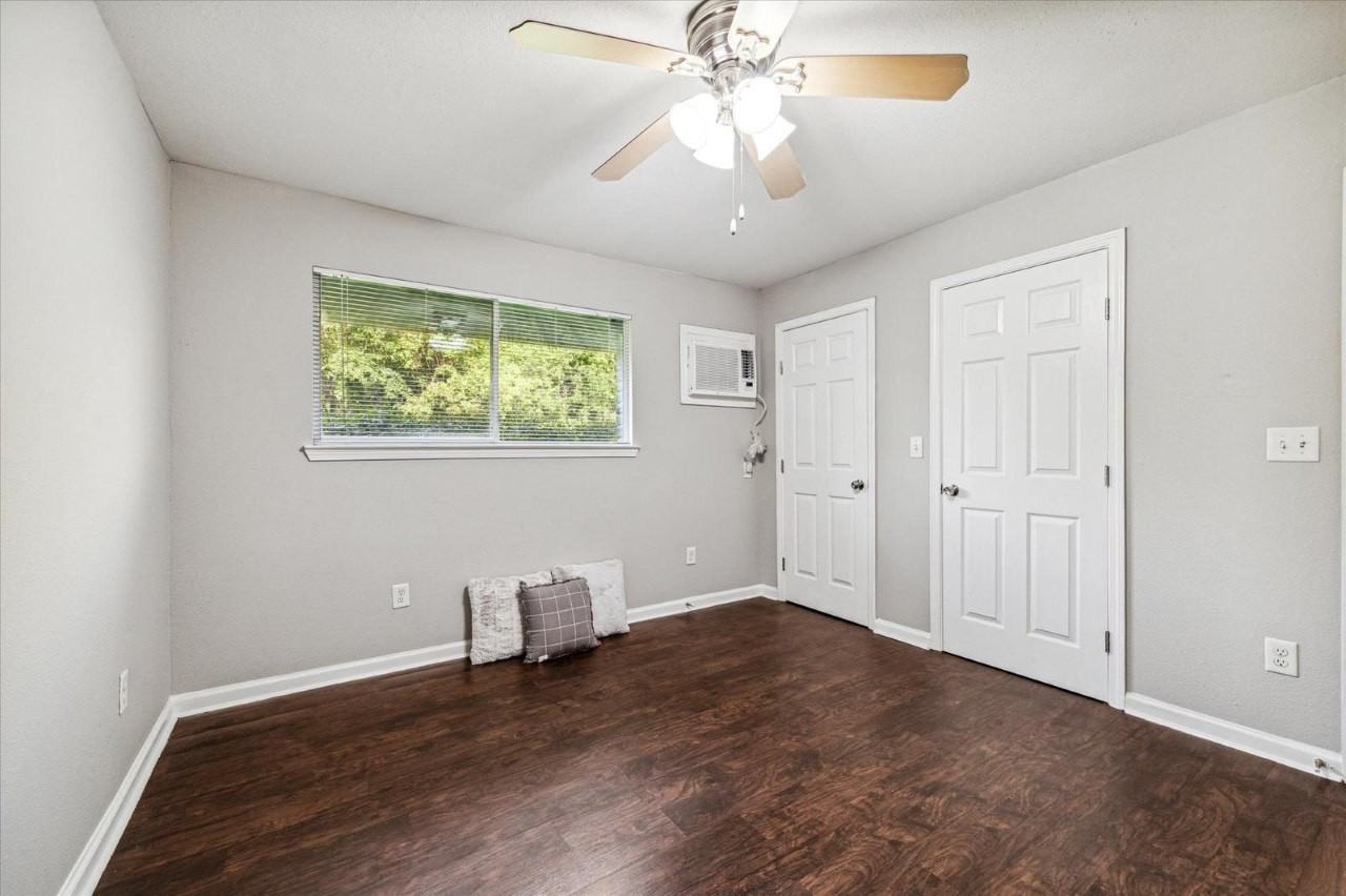 1225 West 25th Street #1 - Photo 5 of 8