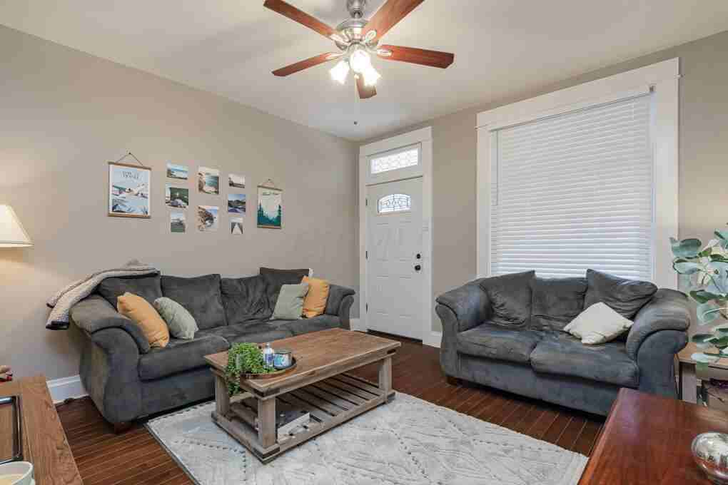 480 E Sycamore St #NA - Photo 4 of 15