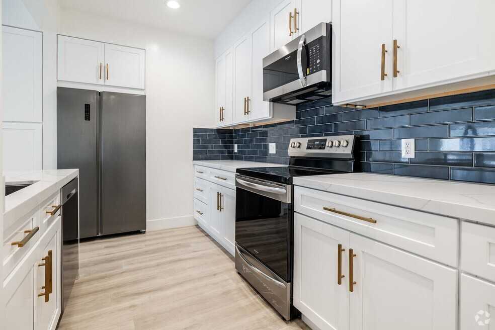 402 Lee St #1 - Photo 2 of 21