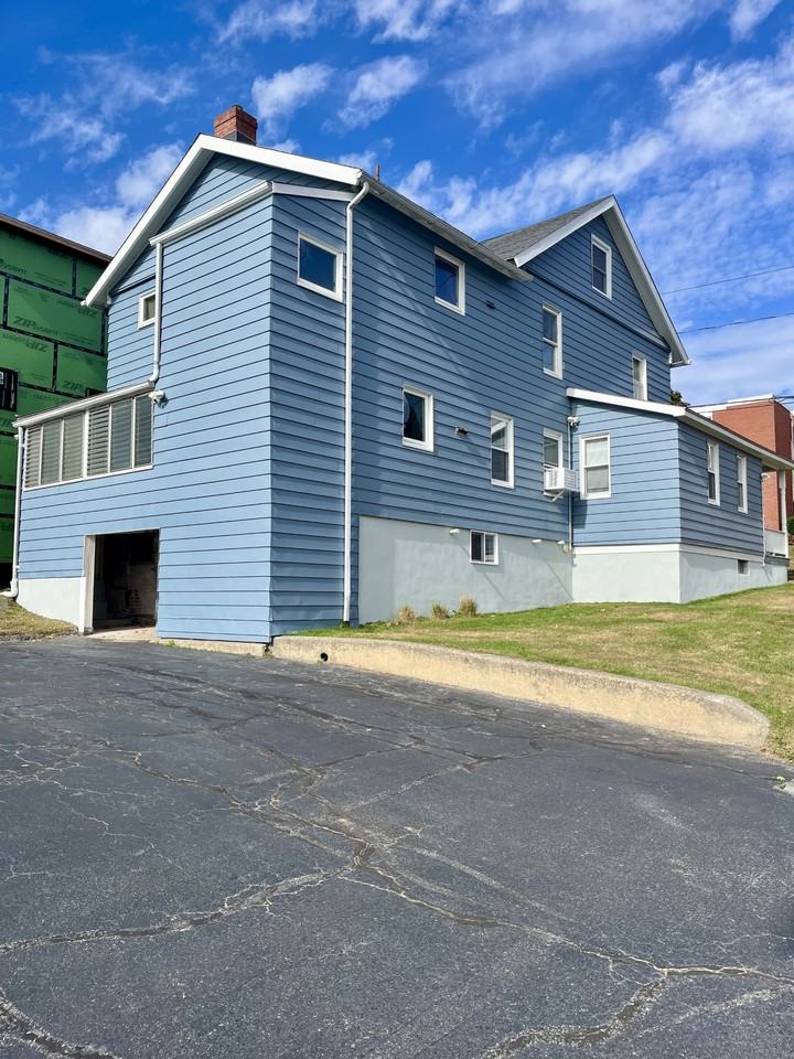 34 Golden Hill St #1 - Photo 2 of 17