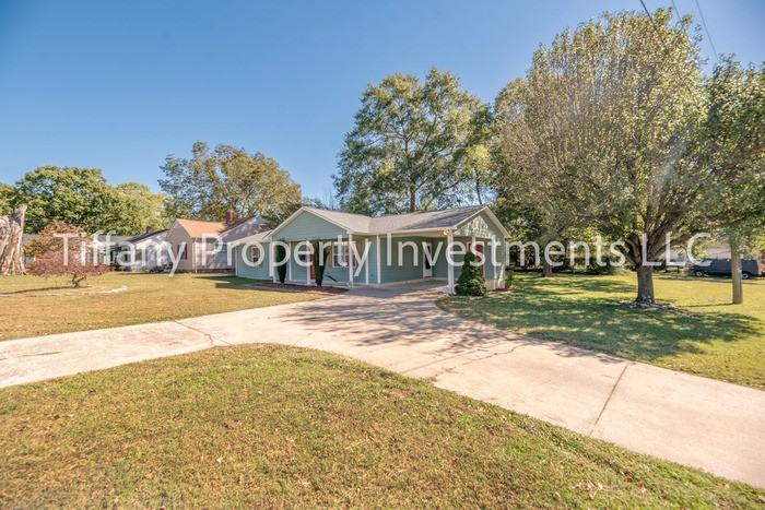 405 W Church St - Photo 2 of 28