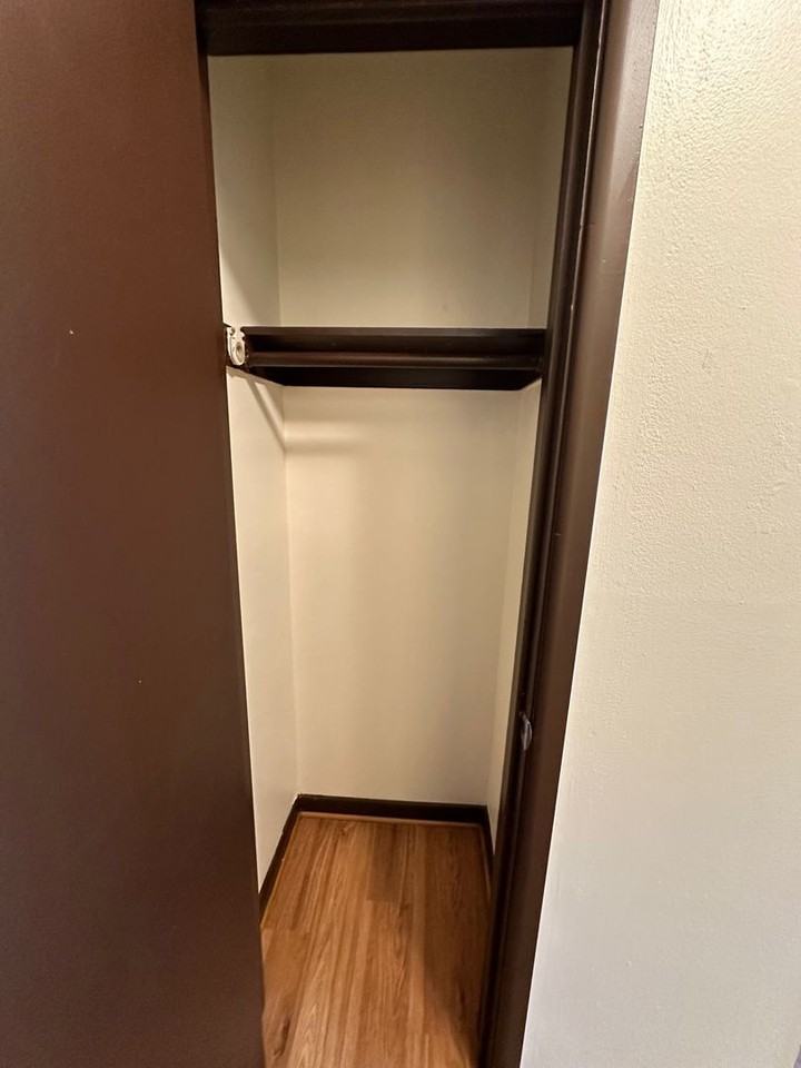 2812 Bolivar Apts. - Photo 4 of 11